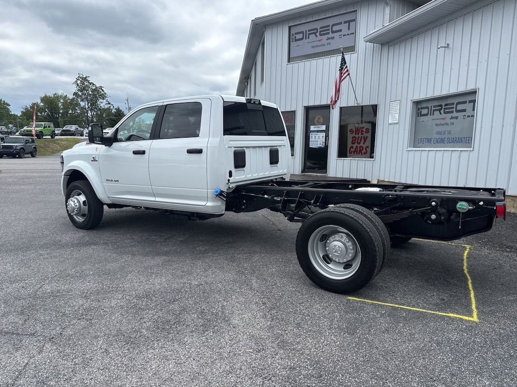 New 2025 Ram 5500 Chassis Cab 5500 BIG HORN CHASSIS CREW CAB 4X4 60' CA Pickup
