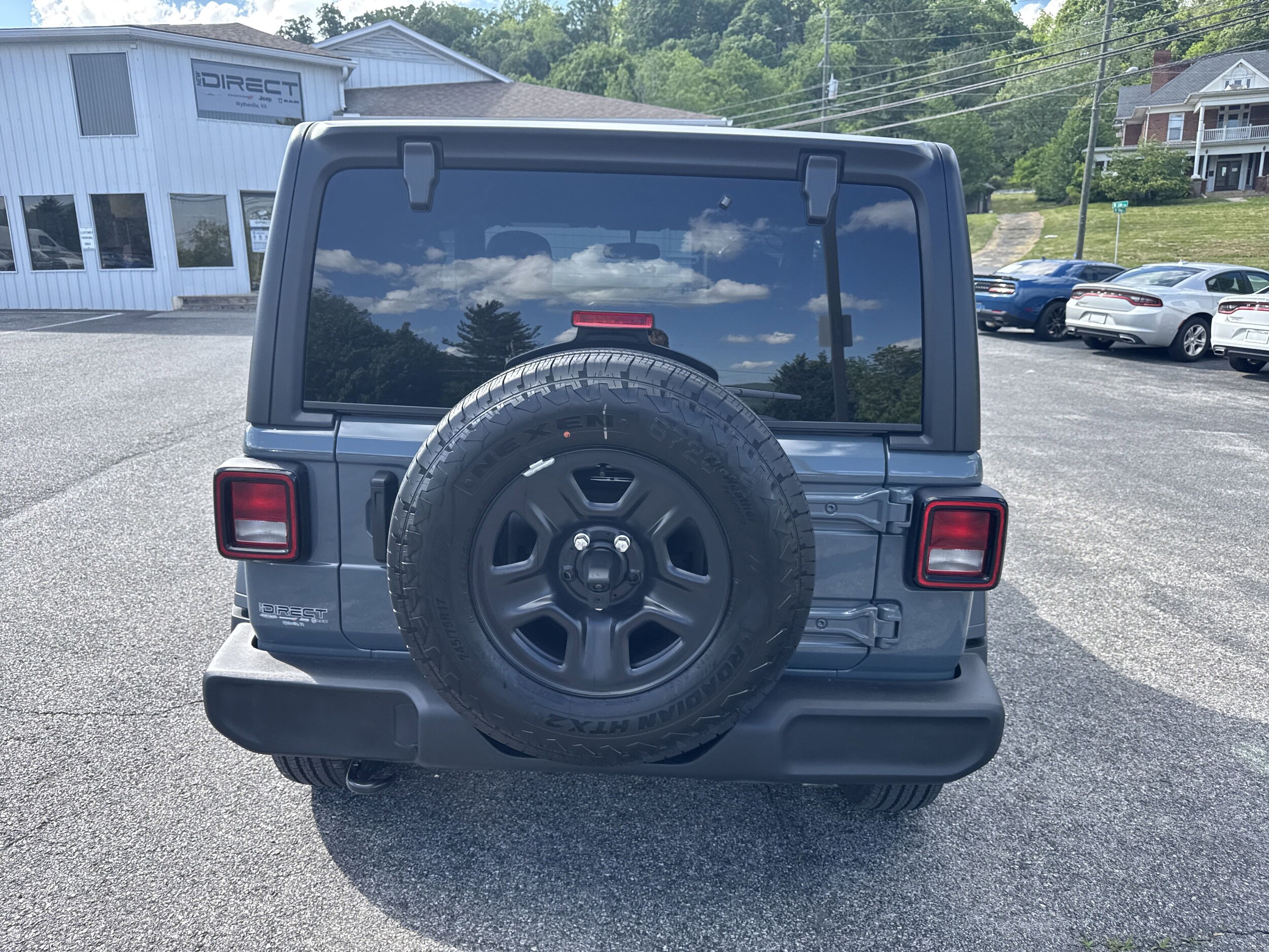2025 Jeep Wrangler Sport photo 4