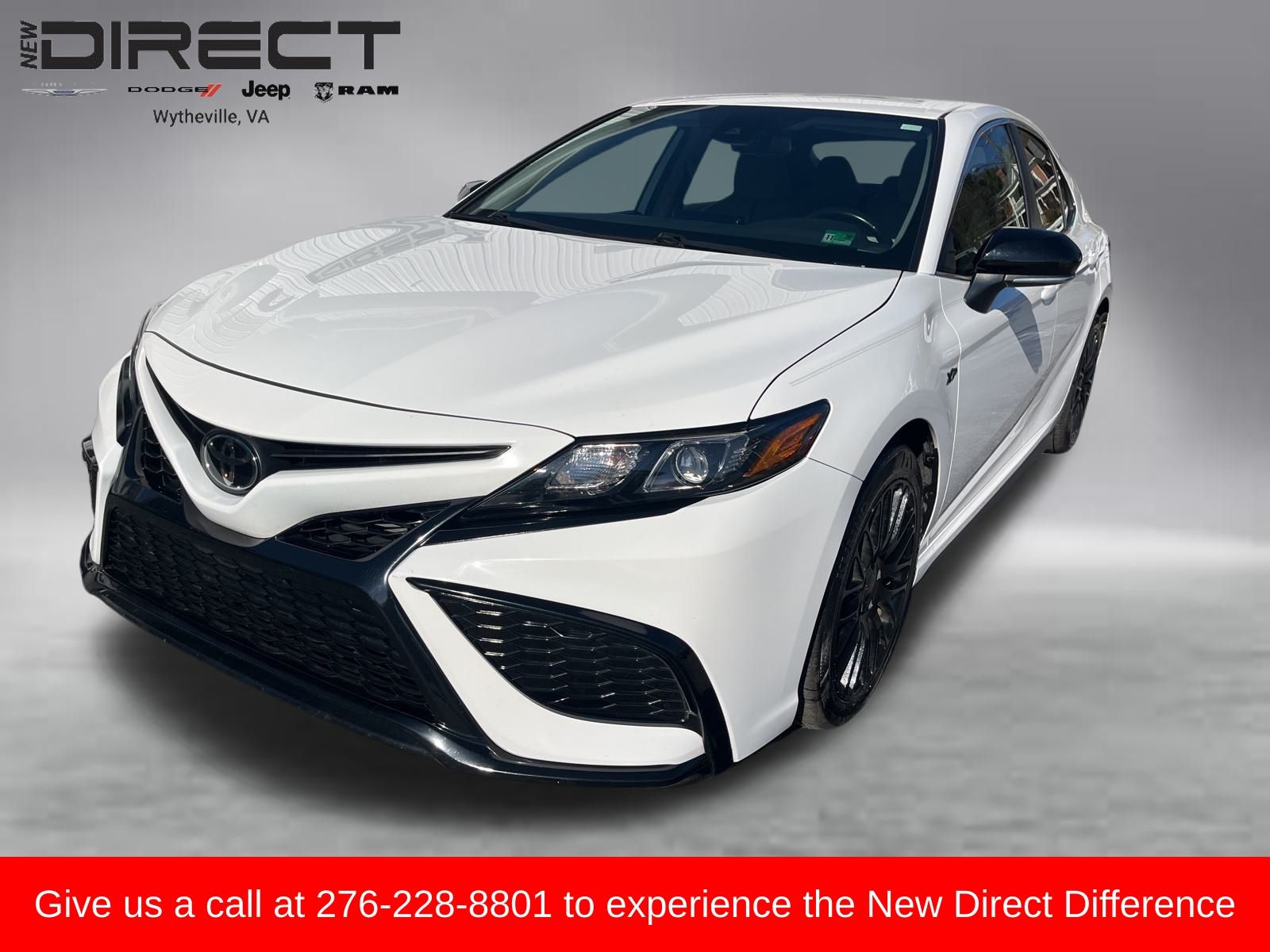 2024 Toyota Camry SE's photo