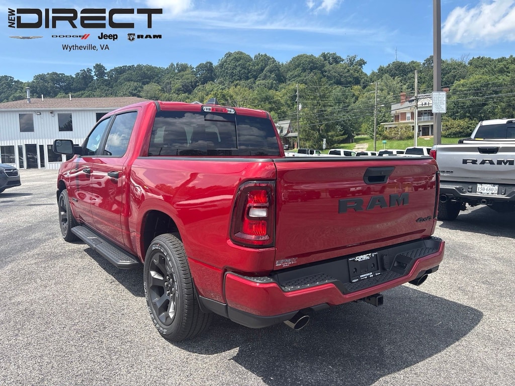 New 2026 Ram 1500 Express Crew Cab 4x4 5'7 Box Pickup