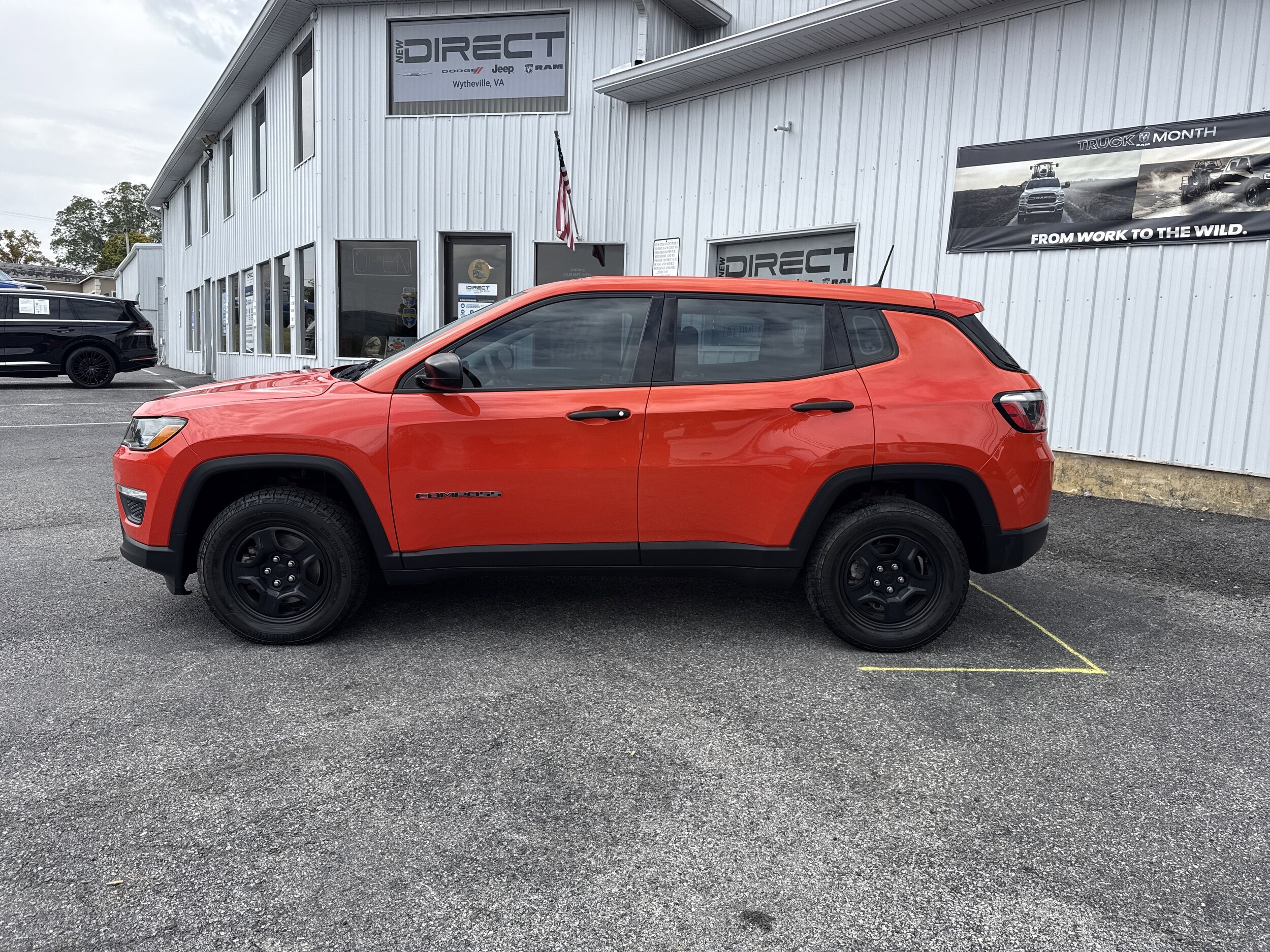 2018 Jeep Compass Sport photo 2