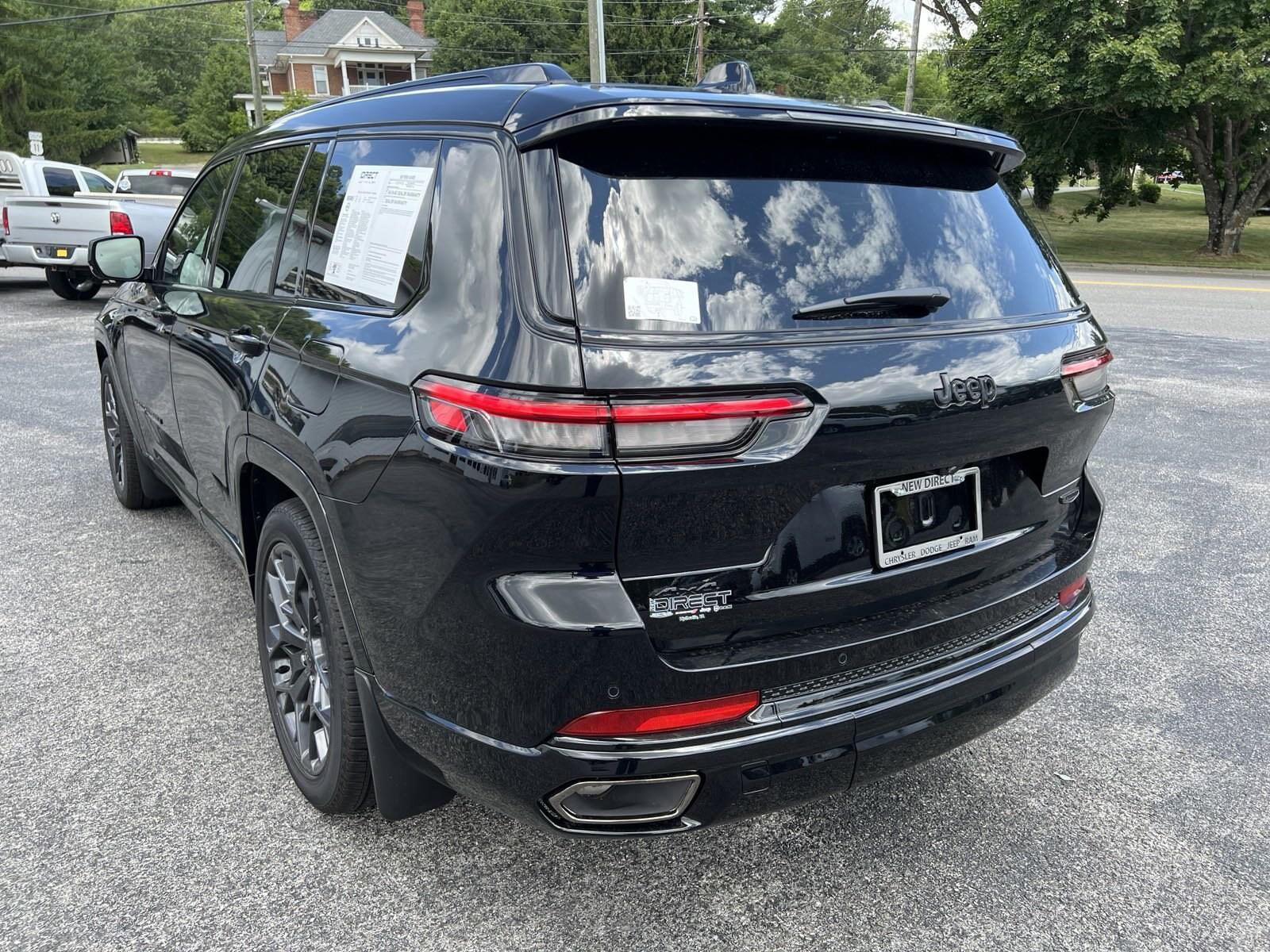 2024 Jeep Grand Cherokee L Summit photo 2
