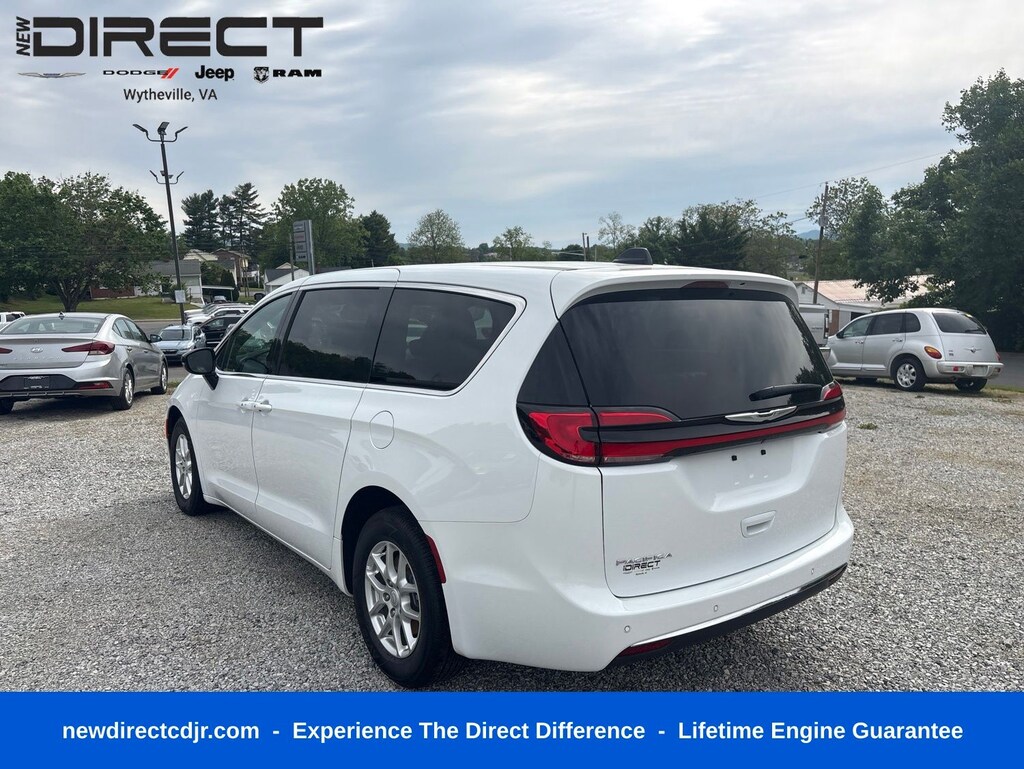 Used 2025 Chrysler Pacifica Select Minivan/Van