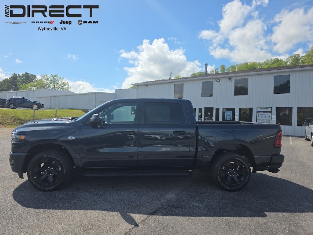 New 2026 Ram 1500 EXPRESS CREW CAB 4X4 5'7 BOX Pickup