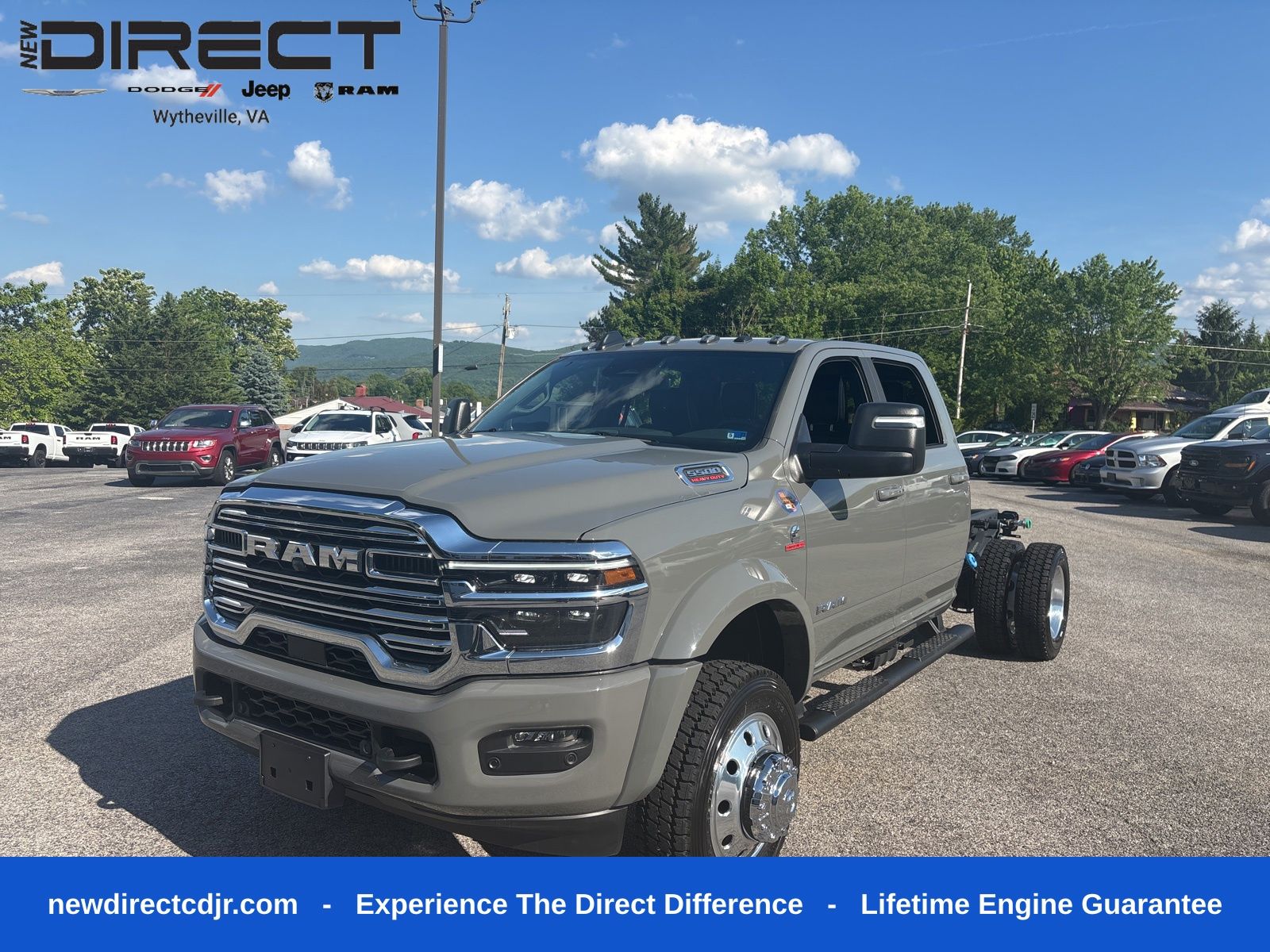 2026 RAM 5500 Big Horn 4X4 Crew Cab DRW 173" WB's photo