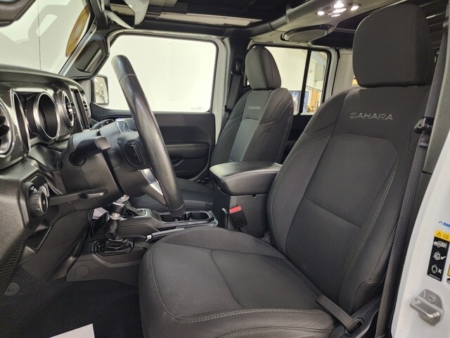 2022 Jeep Wrangler Unlimited Sahara photo 4