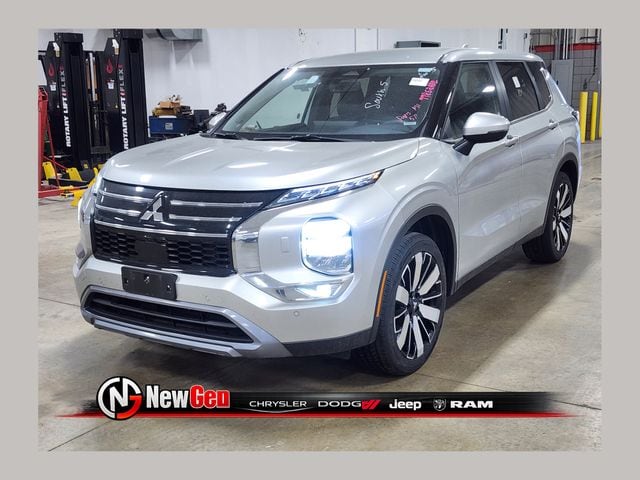 2025 Mitsubishi Outlander SE S-AWC's photo