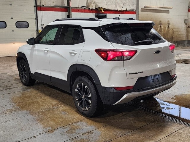2022 Chevrolet Trailblazer LT photo 2