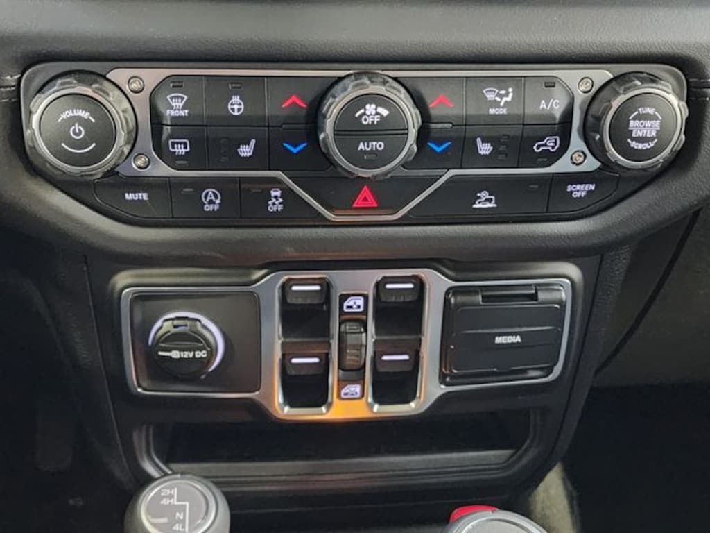 New 2026 Jeep Wrangler 4-DOOR SAHARA Sport Utility