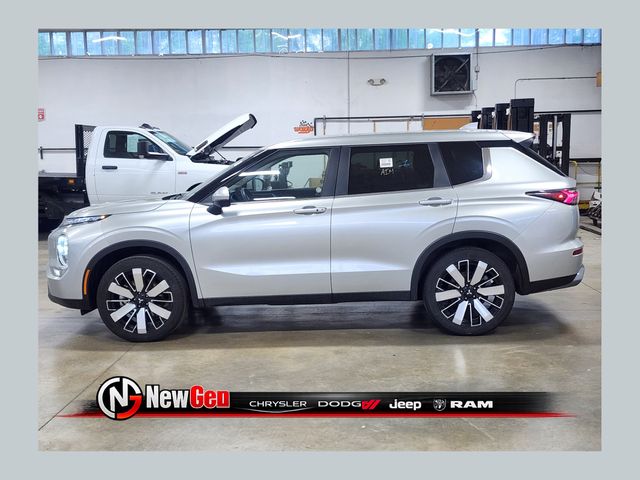2025 Mitsubishi Outlander SE S-AWC's photo