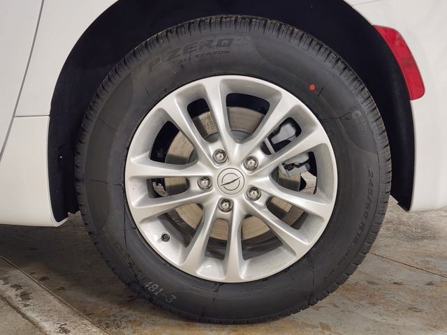 2026 Chrysler Pacifica Select - Photo 45