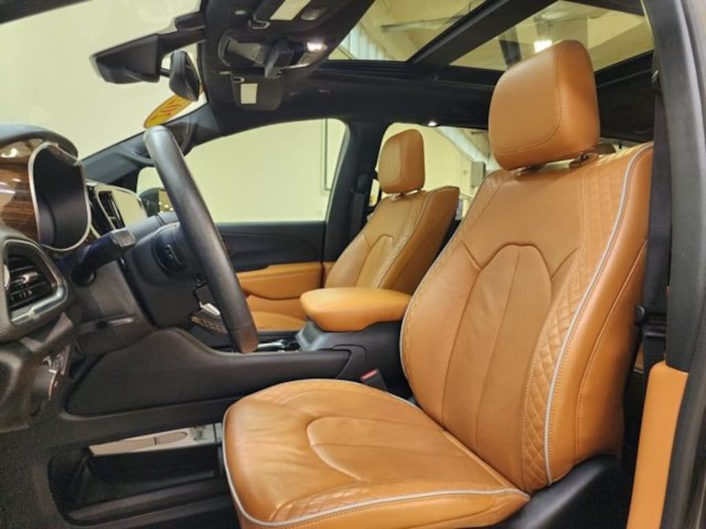 Used 2022 Chrysler Pacifica Pinnacle Van Passenger Van