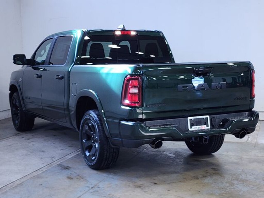 New 2026 Ram 1500 BIG HORN CREW CAB 4X4 5'7 BOX Pickup