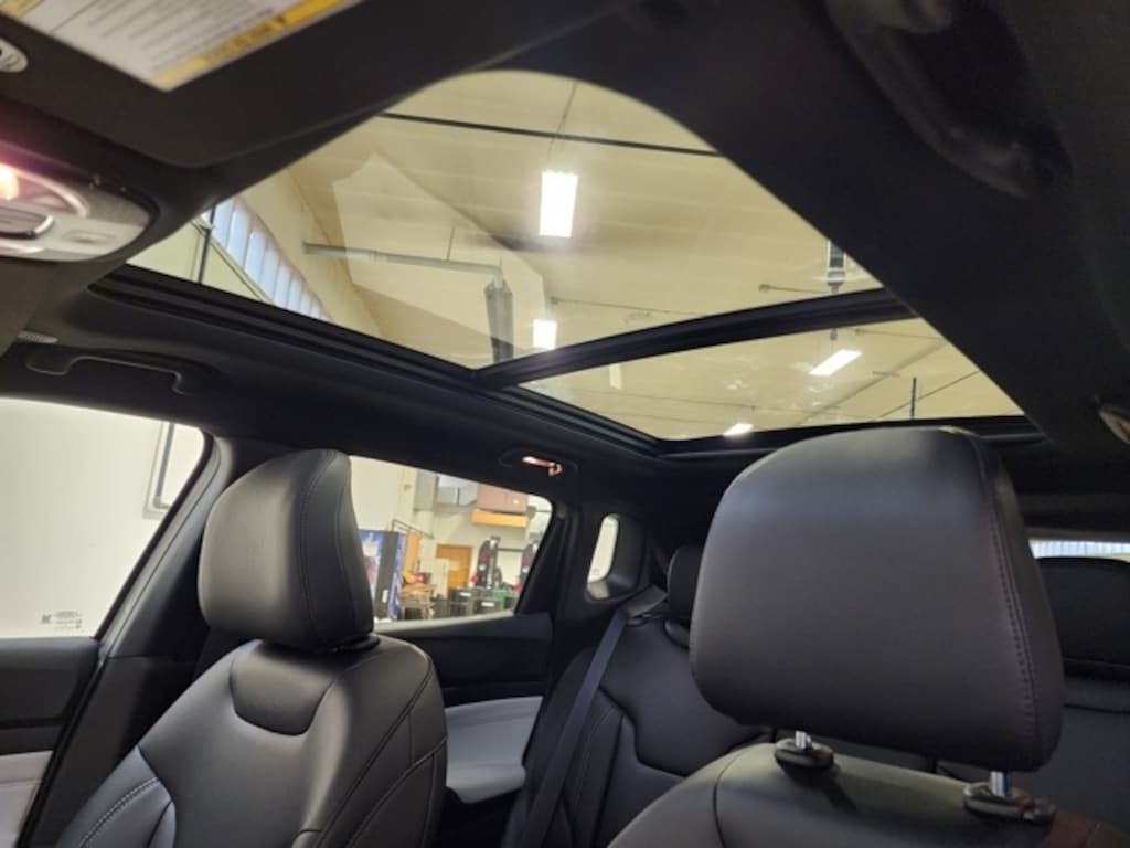 New 2026 Jeep Compass LIMITED 4X4 Sport Utility