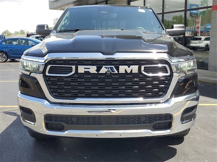 2025 Ram 1500 TRADESMAN CREW CAB 4X4 5'7 BOX Pickup