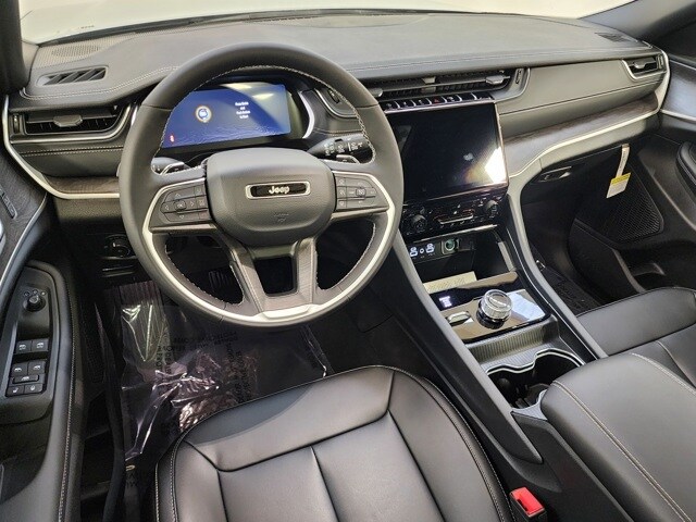 2025 Jeep Grand Cherokee L photo 3