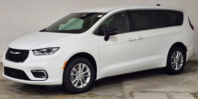 2026 Chrysler Pacifica Select - Photo 29