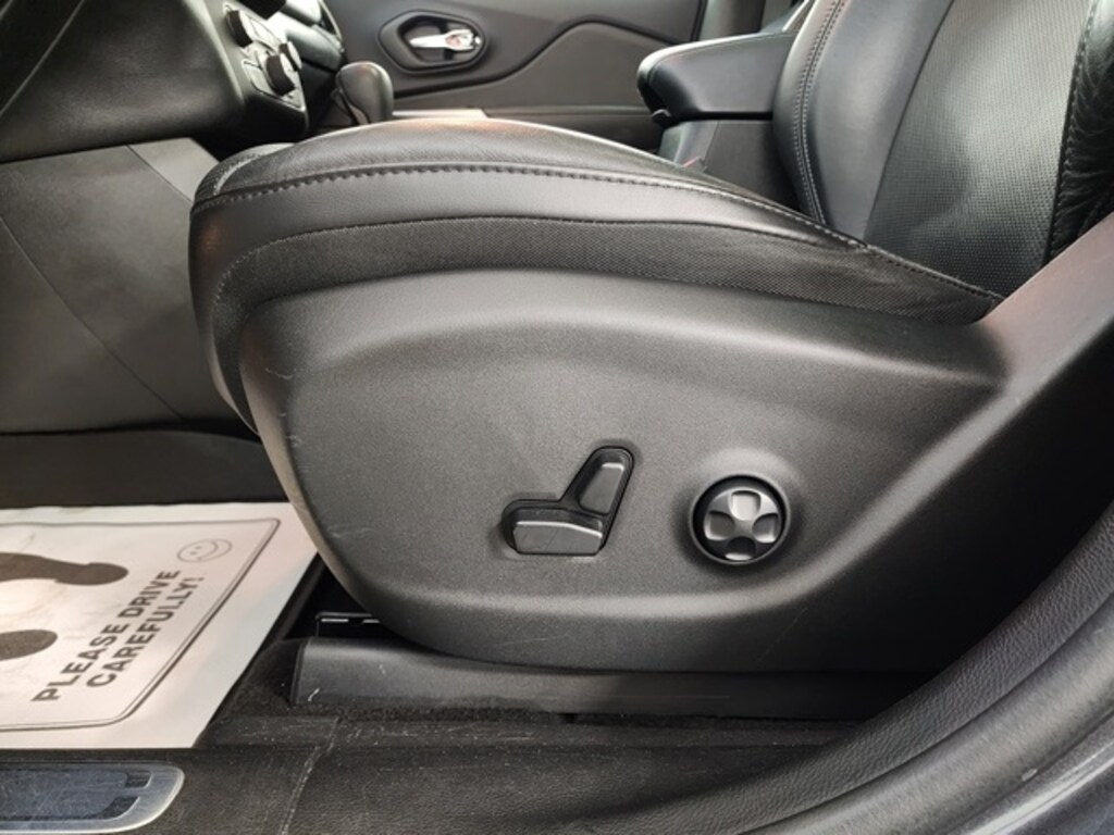 Used 2019 Jeep Cherokee Overland 4x4 SUV