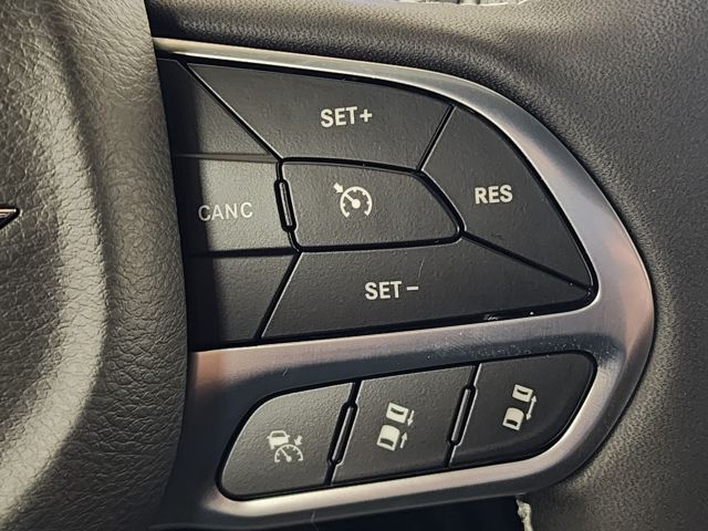 2026 Chrysler Pacifica Select - Photo 25