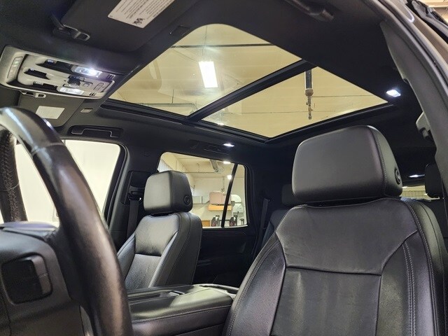 2021 Chevrolet Tahoe Z71 photo 2