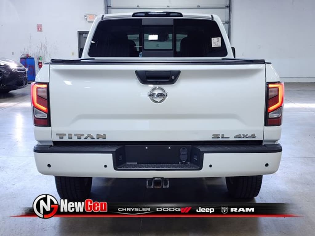 Used 2021 Nissan Titan SL Truck Crew Cab
