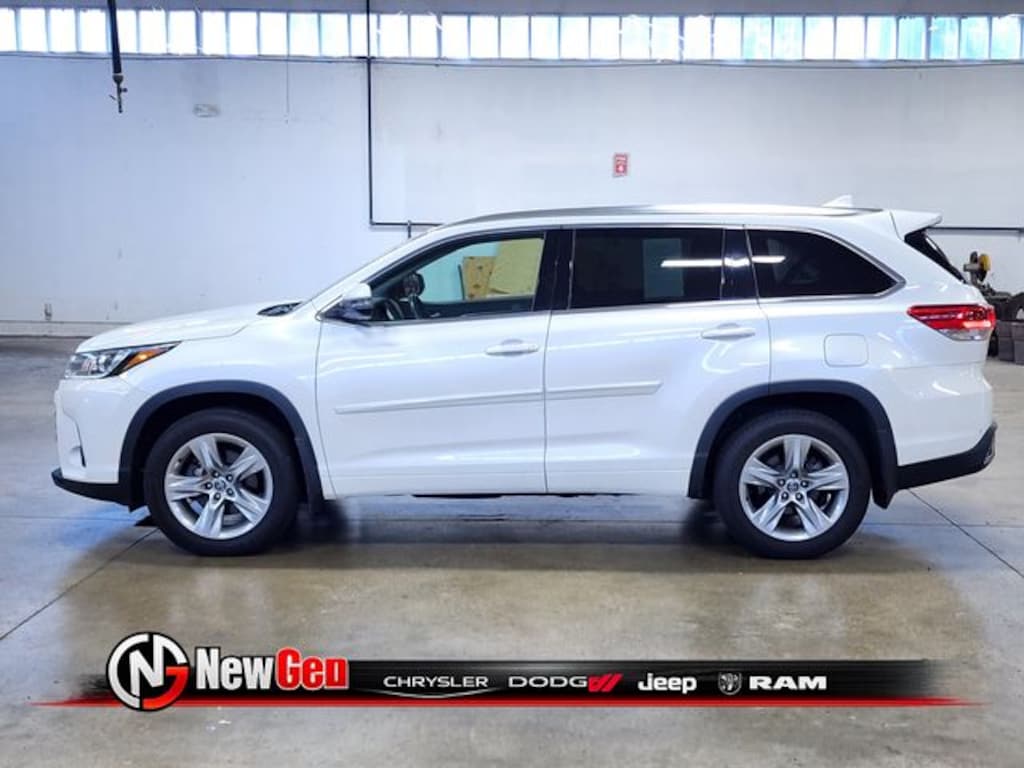 Used 2017 Toyota Highlander Limited SUV