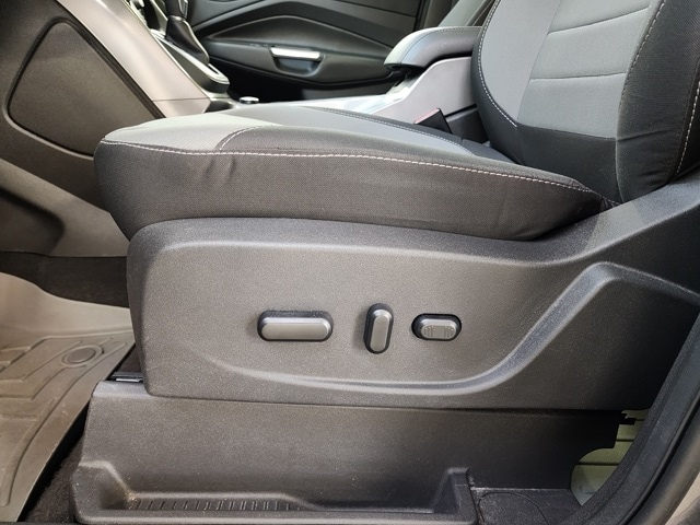 Used 2014 Ford Escape SE with VIN 1FMCU9G90EUA14468 for sale in Clinton, MI