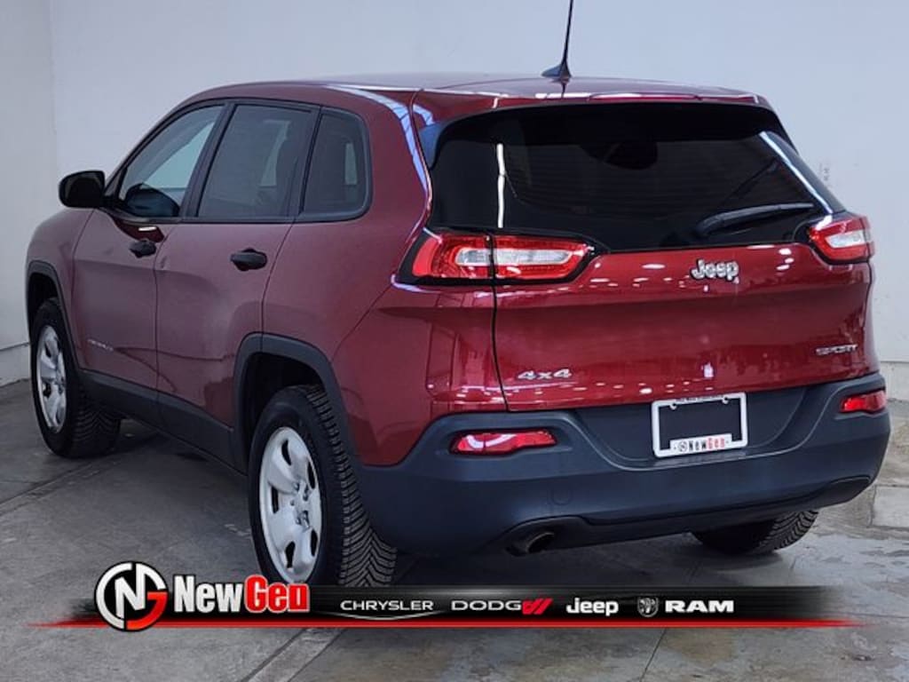 Used 2017 Jeep Cherokee Sport SUV