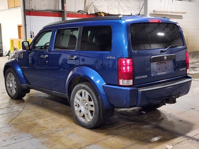2010 Dodge Nitro SE photo 2