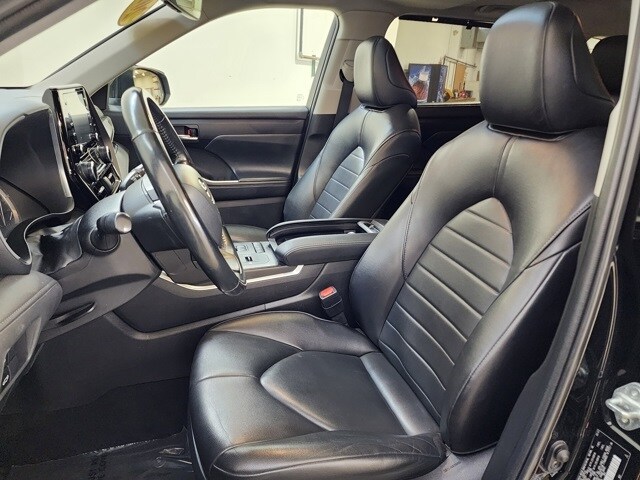 2022 Toyota Highlander XLE photo 3