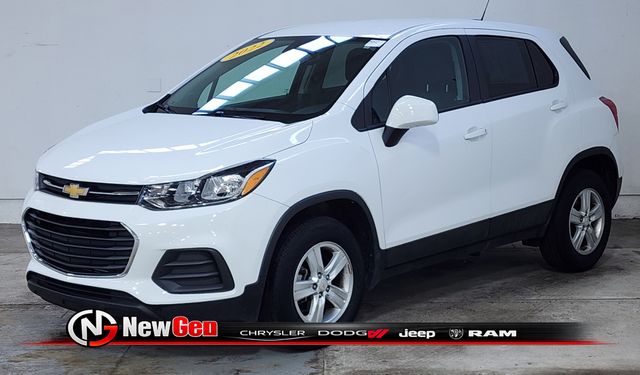 Used 2022 Chevrolet Trax LS with VIN KL7CJNSM9NB547753 for sale in Clinton, MI