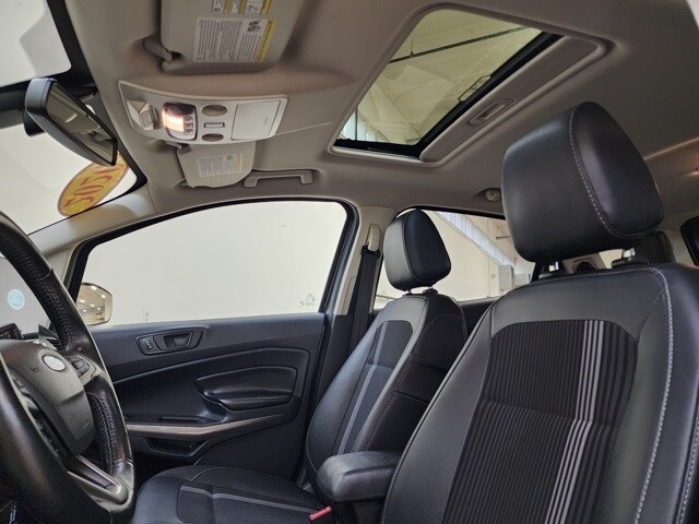 2020 Ford EcoSport SES photo 2