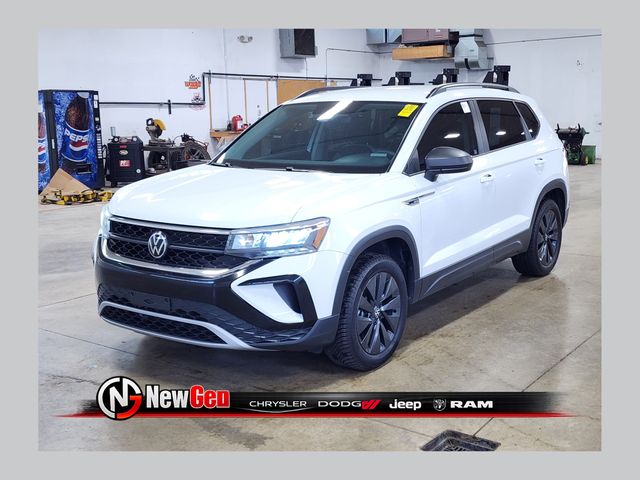 2023 Volkswagen Taos 1.5T S's photo