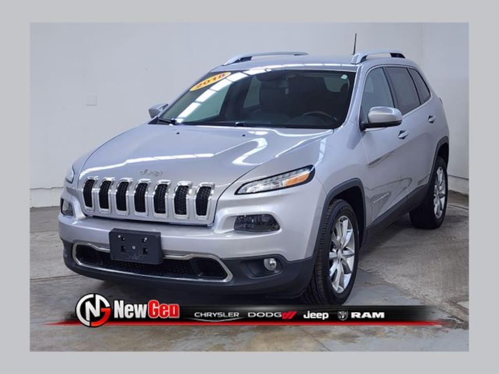 Used 2018 Jeep Cherokee Limited SUV
