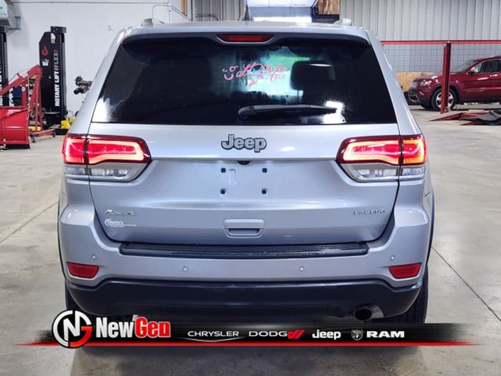 Used 2021 Jeep Grand Cherokee Laredo SUV