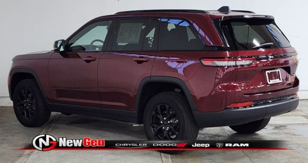 Used 2024 Jeep Grand Cherokee Altitude X SUV