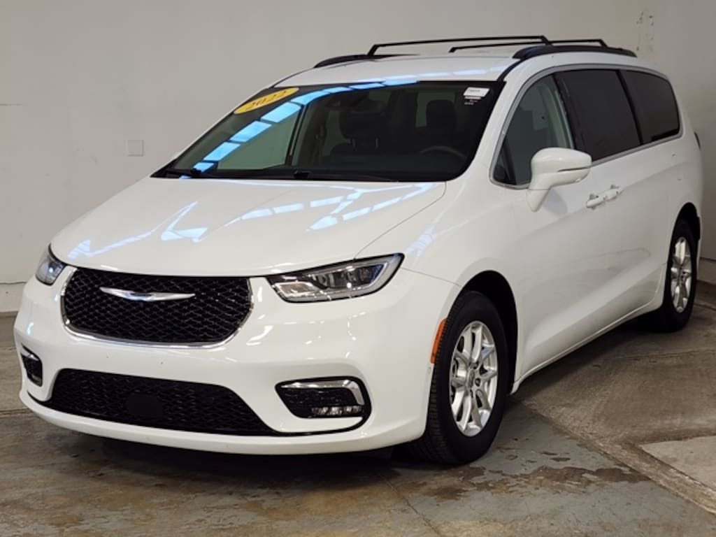 Used 2022 Chrysler Pacifica Touring L Van Passenger Van