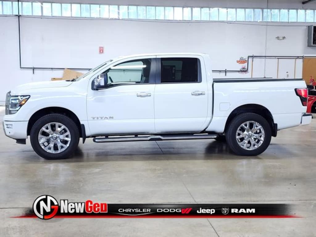 Used 2021 Nissan Titan SL Truck Crew Cab