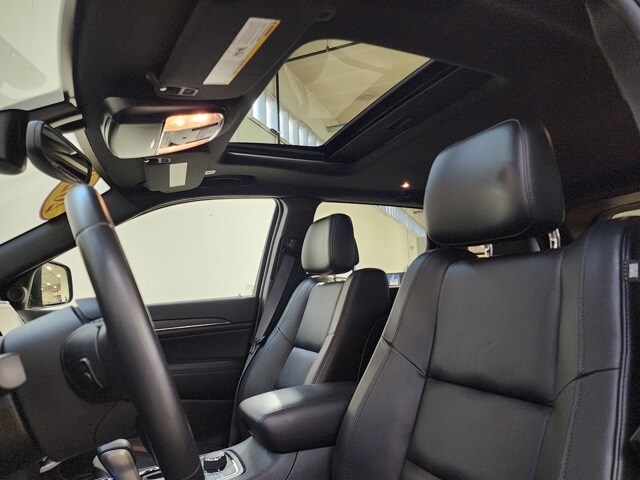 2020 Jeep Grand Cherokee Limited photo 2