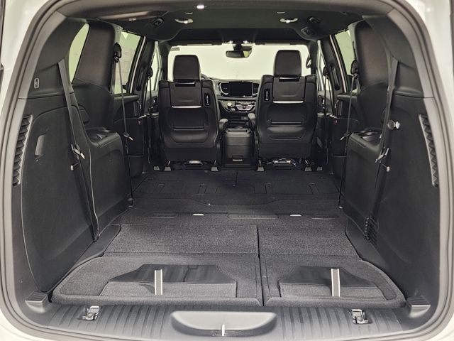 2026 Chrysler Pacifica Select - Photo 41