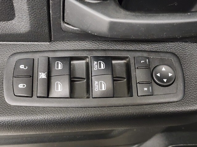 2018 Ram 1500 Tradesman photo 2