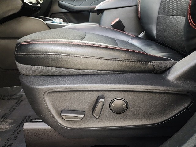2025 Ford Escape ST-Line photo 3
