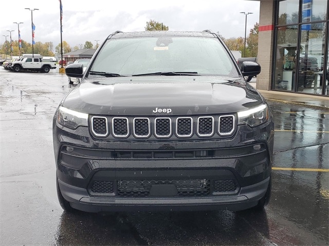 Used 2023 Jeep Compass Latitude Lux with VIN 3C4NJDFN6PT544612 for sale in Clinton, MI