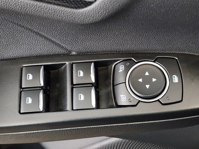 2025 Ford Escape ST-Line photo 4