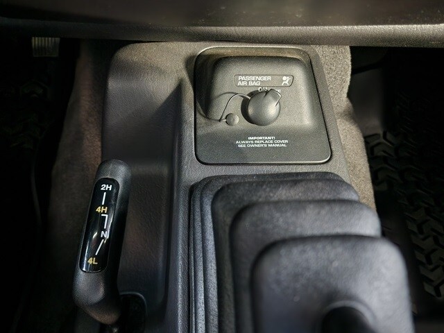 2002 Jeep Wrangler X photo 4