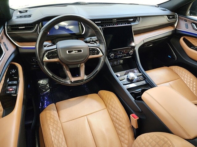 2021 Jeep Grand Cherokee L Summit photo 3