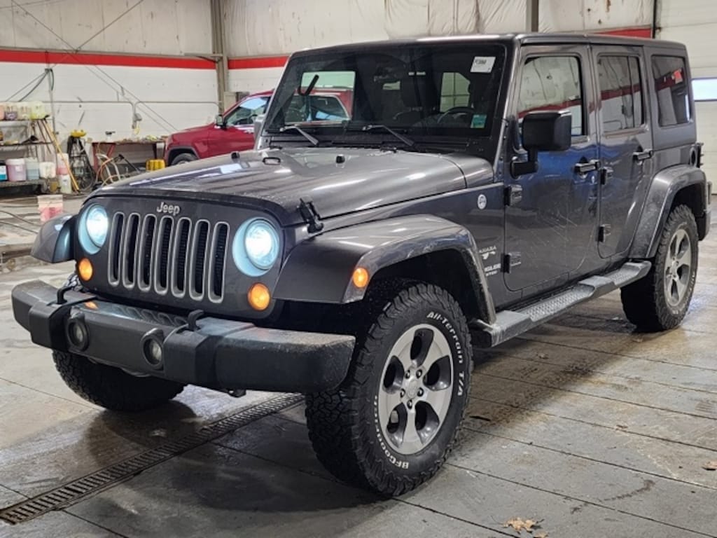 Used 2017 Jeep Wrangler JK Unlimited Sahara 4x4 SUV