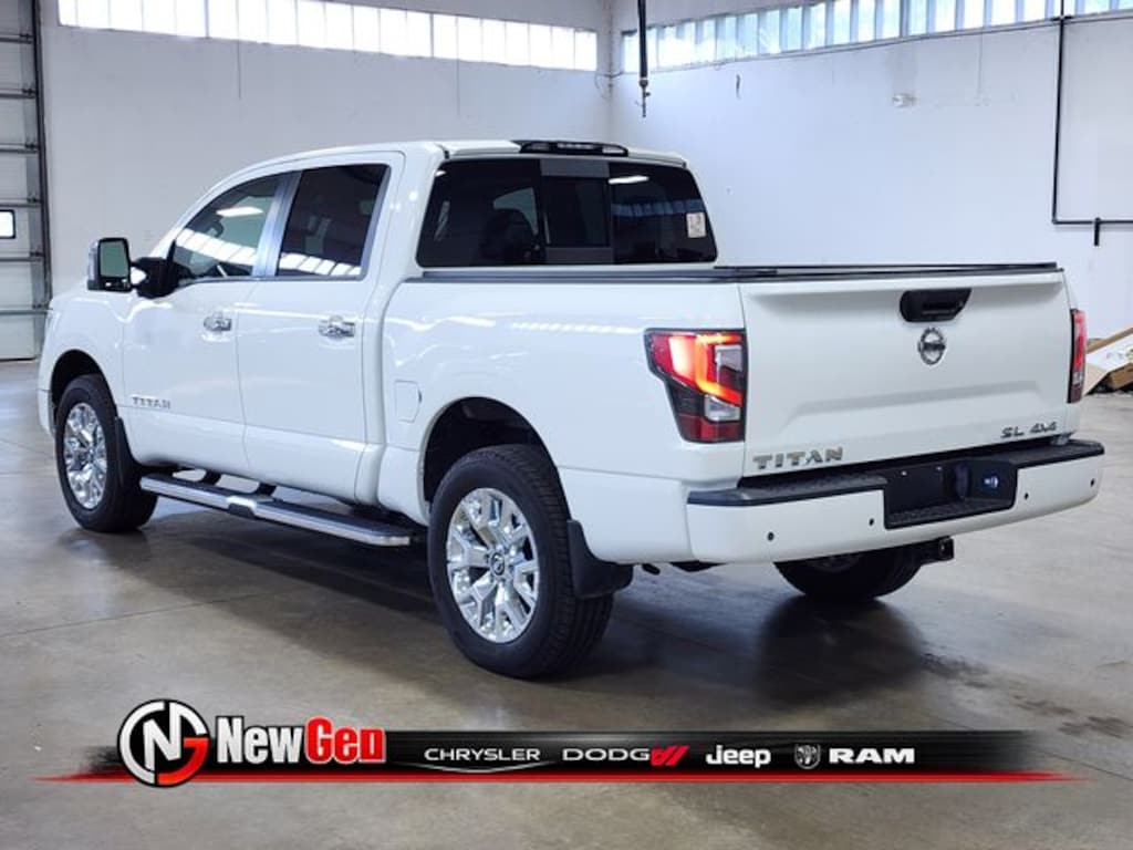 Used 2021 Nissan Titan SL Truck Crew Cab
