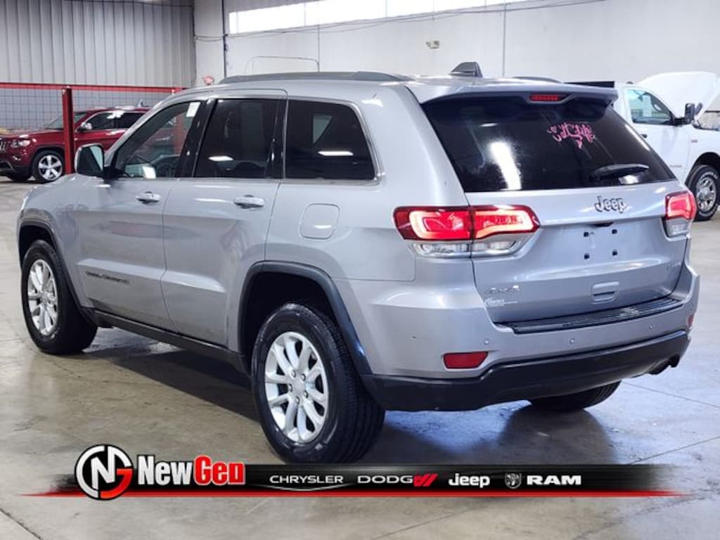 Used 2021 Jeep Grand Cherokee Laredo SUV