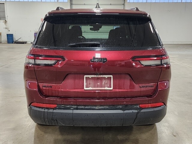 2024 Jeep Grand Cherokee Limited photo 3